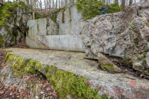 GeoPunkt Marmorsteinbrüche Kerkerbachtal im Nationalen GEOPARK Westerwald-Lahn-Taunus, Foto: Jan Bosch